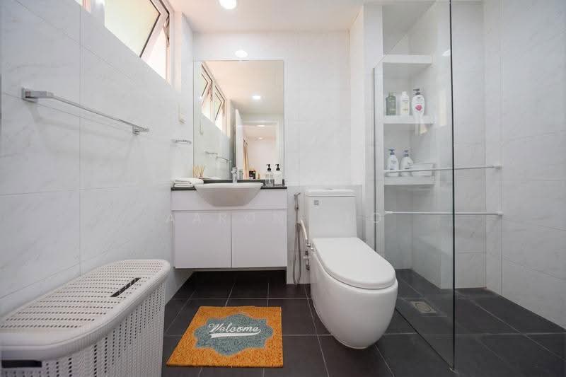 C.H.E.A.P 3 Storey Corner Terrace for Sale D28, Saraca, Seletar / Yio Chu Kang, 4 Bedrooms, 3,000 sqft, Corner Terrace For Sale, by Aaron Yeo, 500243600 - PropertyGuru.com.sg