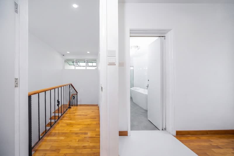 C.H.E.A.P 3 Storey Corner Terrace for Sale D28, Saraca, Seletar / Yio Chu Kang, 4 Bedrooms, 3,000 sqft, Corner Terrace For Sale, by Aaron Yeo, 500243600 - PropertyGuru.com.sg