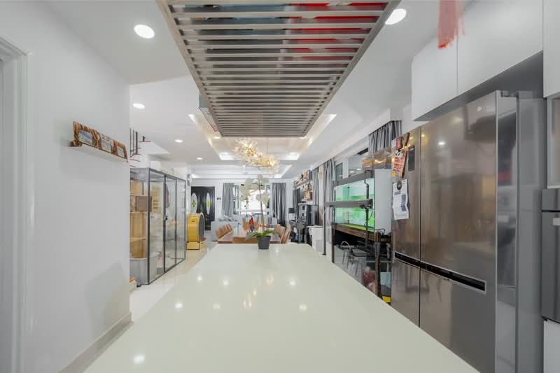C.H.E.A.P 3 Storey Corner Terrace for Sale D28, Saraca, Seletar / Yio Chu Kang, 4 Bedrooms, 3,000 sqft, Corner Terrace For Sale, by Aaron Yeo, 500243600 - Kitchen - PropertyGuru.com.sg