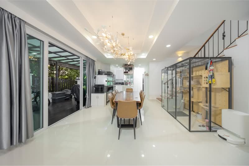 C.H.E.A.P 3 Storey Corner Terrace for Sale D28, Saraca, Seletar / Yio Chu Kang, 4 Bedrooms, 3,000 sqft, Corner Terrace For Sale, by Aaron Yeo, 500243600 - Dining Room - PropertyGuru.com.sg