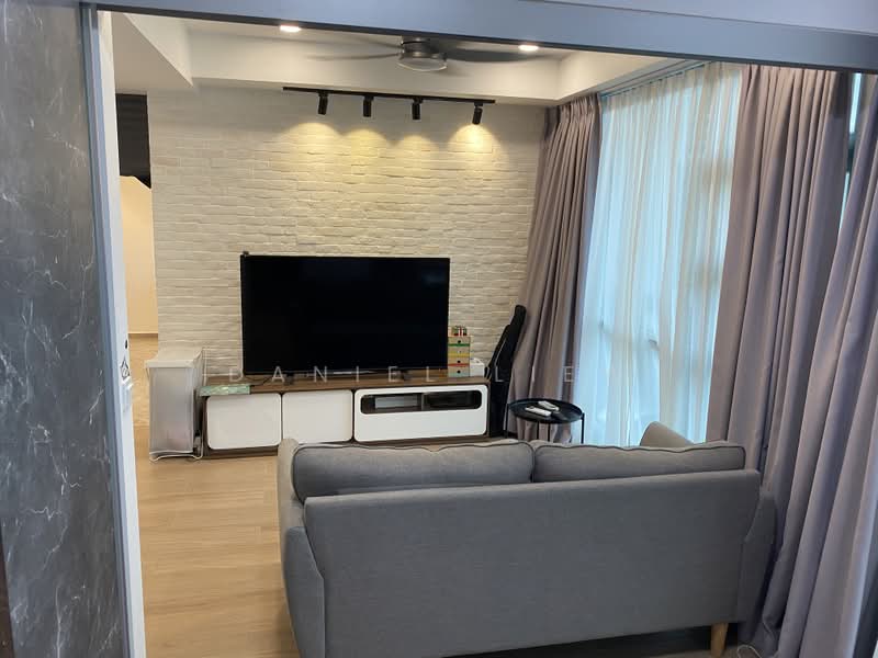 Sanctuary @813, 813 Upper Serangoon Road, 2 Bedrooms, 861 sqft, Apartment For Sale, by Daniel Liew, 500243608 - Living Room - PropertyGuru.com.sg