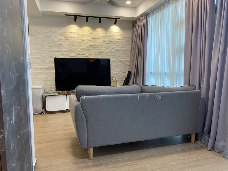 Sanctuary @813, 813 Upper Serangoon Road, 2 Bedrooms, 861 sqft, Apartment For Sale, by Daniel Liew, 500243608 - Living Room - PropertyGuru.com.sg