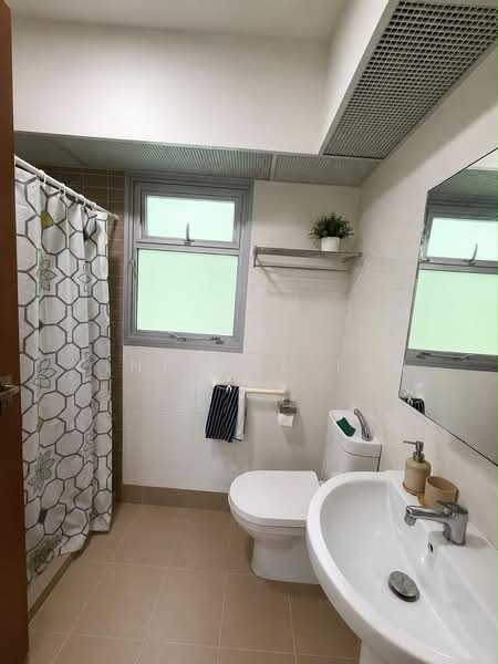 128C Canberra Street, 128C Canberra Street, 3 Bedrooms, 1,001 sqft, HDB Flat For Rent, by Linda SL Tan, 500243614 - Bathroom - PropertyGuru.com.sg