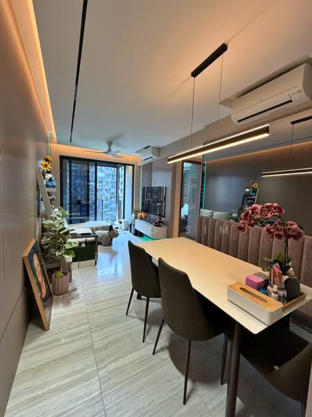 Parc Esta, 912 Sims Avenue, 3 Bedrooms, 840 sqft, Condominium For Sale, by Tobio Sim, 500243621 - Living Room - PropertyGuru.com.sg