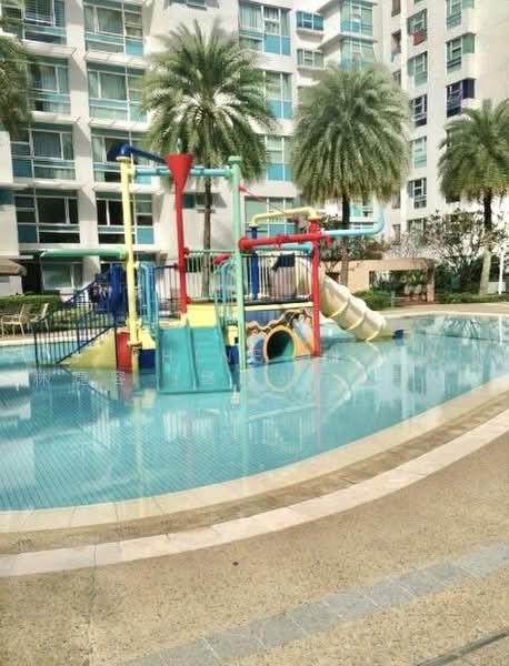 Dahlia Park Condo, 9 Flora Drive, 2 Bedrooms, 1,119 sqft, Condominium For Rent, by Josephine Lim J R 林婕容 (区域分行董事 ), 500243626 - Pool - PropertyGuru.com.sg