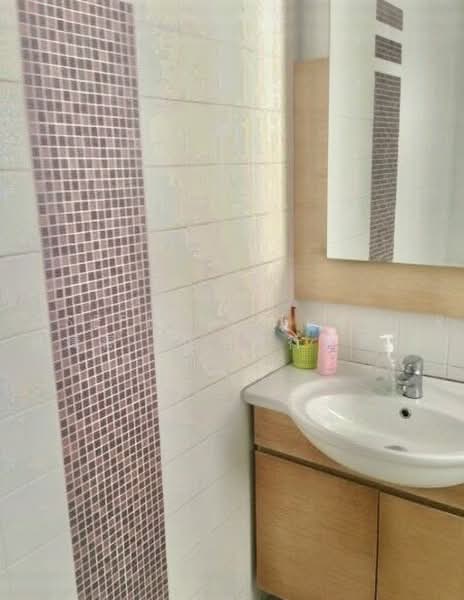 Dahlia Park Condo, 9 Flora Drive, 2 Bedrooms, 1,119 sqft, Condominium For Rent, by Josephine Lim J R 林婕容 (区域分行董事 ), 500243626 - Bathroom - PropertyGuru.com.sg