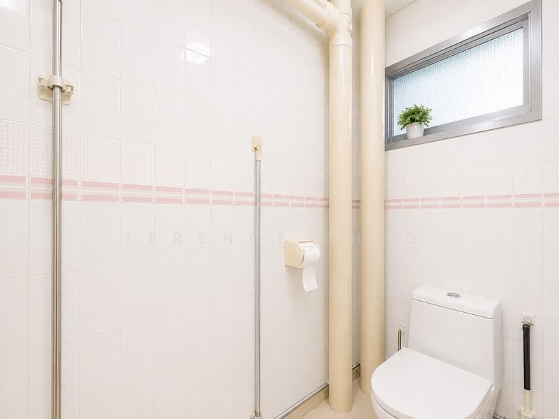 538 Hougang Street 52, 538 Hougang Street 52, Hougang / Punggol / Sengkang, 4 Bedrooms, 1,582 sqft, HDB Flat For Sale, by Terence Choo, 500243633 - Bathroom - PropertyGuru.com.sg