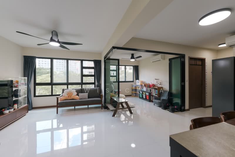 402B Fernvale Lane, 402B Fernvale Lane, 3 Bedrooms, 1,001 sqft, HDB Flat For Sale, by Lewis Chua, 500243637 - Living Room - PropertyGuru.com.sg