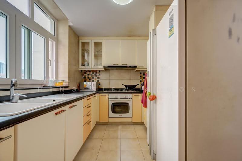 Summerhill, 50 Hume Avenue, 3 Bedrooms, 1,303 sqft, Condominium For Sale, by Heng Siew Khoon (Catherine), 500243649 - Kitchen - PropertyGuru.com.sg