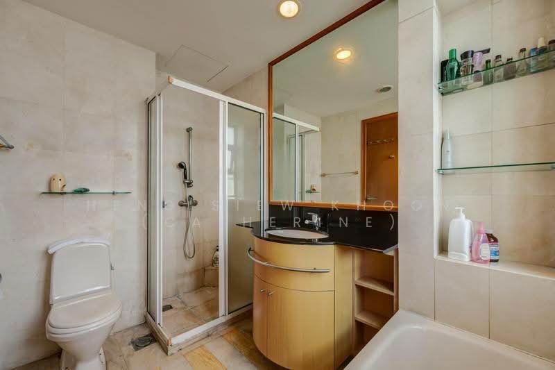 Summerhill, 50 Hume Avenue, 3 Bedrooms, 1,303 sqft, Condominium For Sale, by Heng Siew Khoon (Catherine), 500243649 - Bathroom - PropertyGuru.com.sg