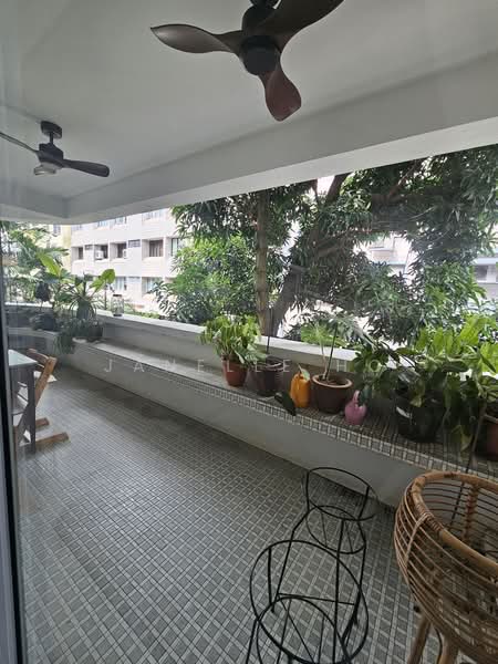 78 Yong Siak Street, 78 Yong Siak Street, 3 Bedrooms, 926 sqft, Walk-up Apartment For Rent, by Janelle Ho, 500243651 - Balcony - PropertyGuru.com.sg