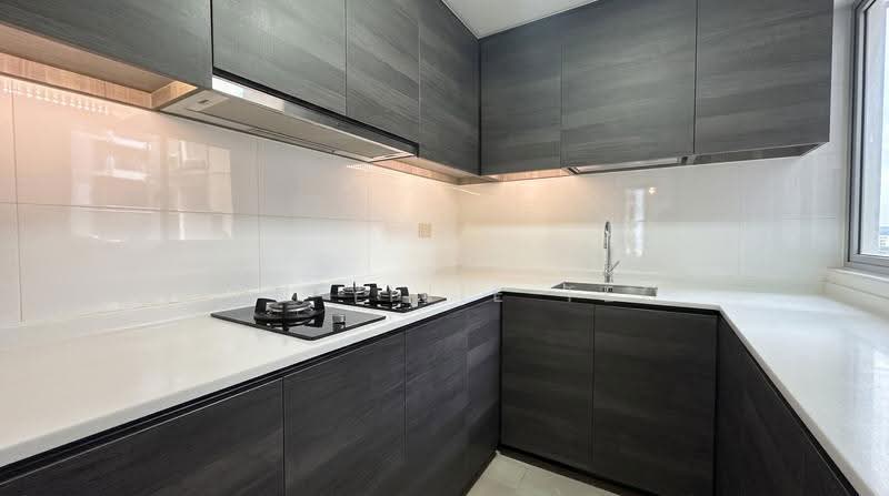 Sims Urban Oasis, 18 Sims Drive, 3 Bedrooms, 1,033 sqft, Condominium For Sale, by Ian Yijie Teo, 500243657 - Kitchen - PropertyGuru.com.sg