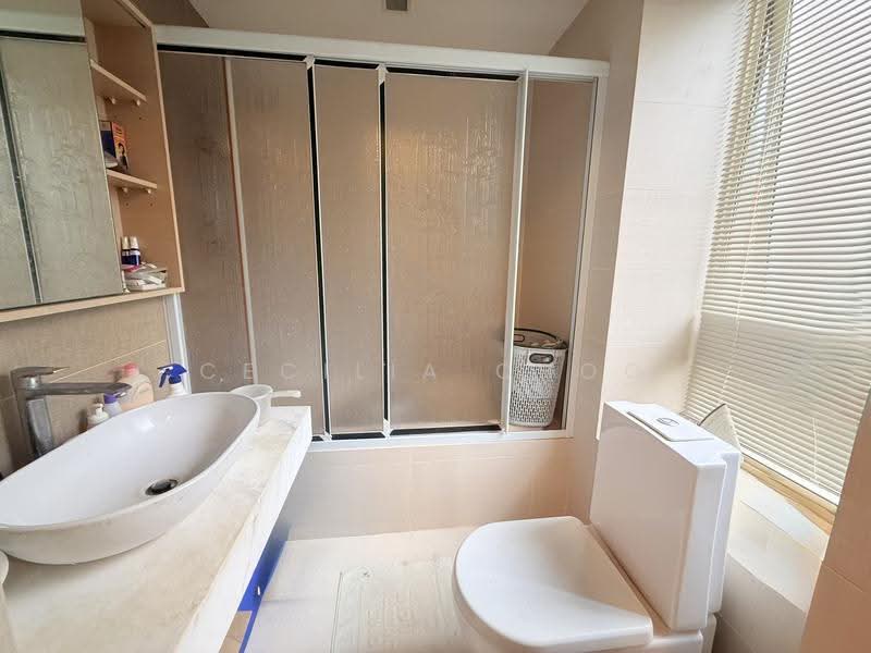 The Estiva, 313 Pasir Panjang Road, 2 Bedrooms, 1,001 sqft, Apartment For Sale, by Cecilia Choo, 500243661 - Bathroom - PropertyGuru.com.sg