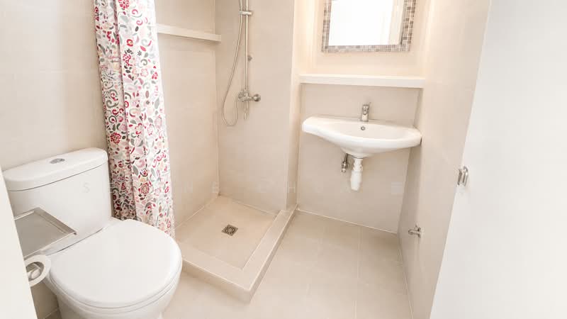 Bristol Lodge, 53 Bristol Road, 3 Bedrooms, 958 sqft, Condominium For Rent, by Serene Chua 蔡芝玲, 500243665 - Bathroom - PropertyGuru.com.sg