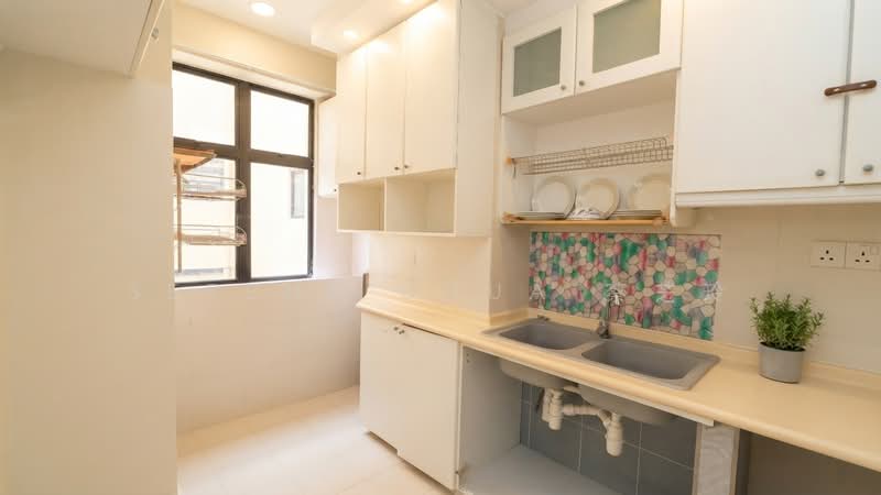Bristol Lodge, 53 Bristol Road, 3 Bedrooms, 958 sqft, Condominium For Rent, by Serene Chua 蔡芝玲, 500243665 - Kitchen - PropertyGuru.com.sg
