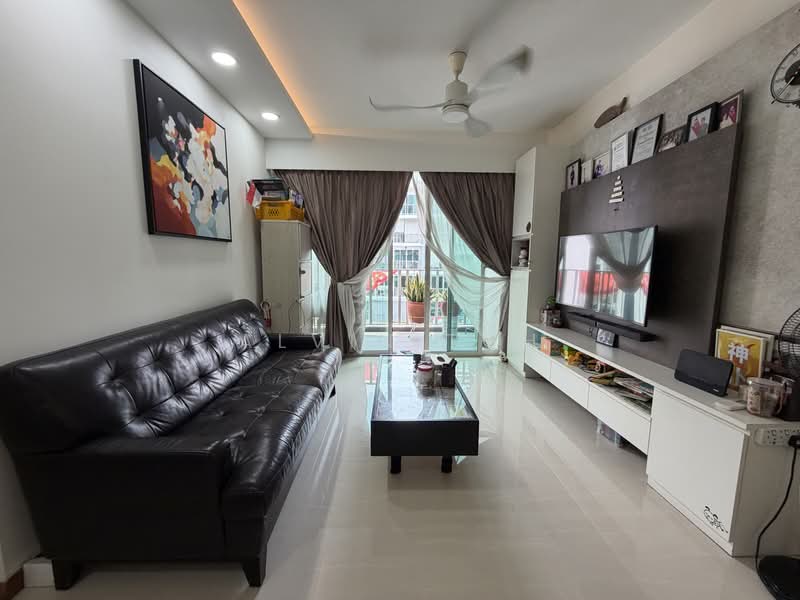1 Canberra, 7 Canberra Drive, 3 Bedrooms, 1,044 sqft, Condominium For Sale, by Alvin Toh, 500243674 - Living Room - PropertyGuru.com.sg