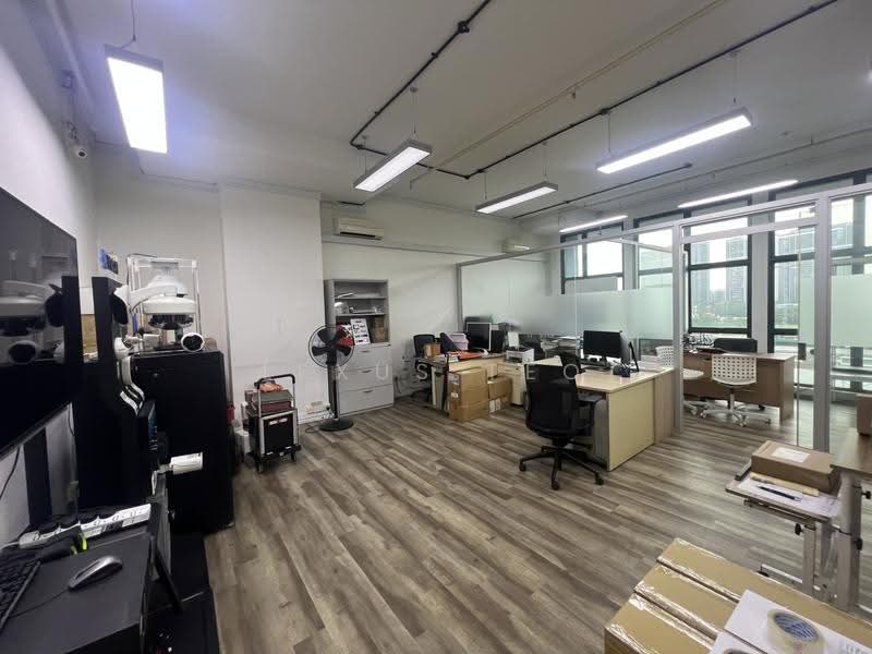 Tradehub 21, 8 Boon Lay Way, 1,893 sqft, Light Industrial (B1) For Sale, by Lexus Teo, 500243685 - CommercialGuru.com.sg