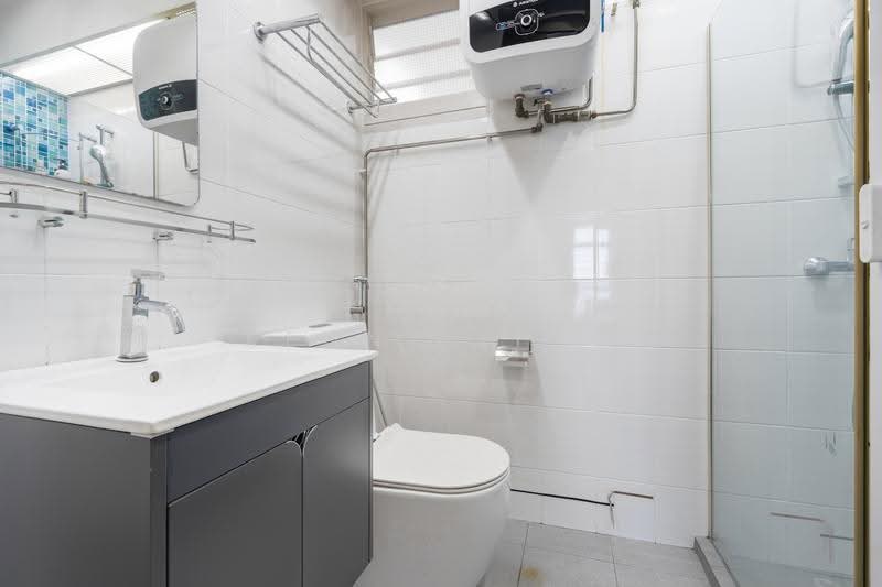 175B Corporation Tiara, 175B Yung Kuang Road, 3 Bedrooms, 1,001 sqft, HDB Flat For Sale, by Kenny Ling, 500243689 - Bathroom - PropertyGuru.com.sg