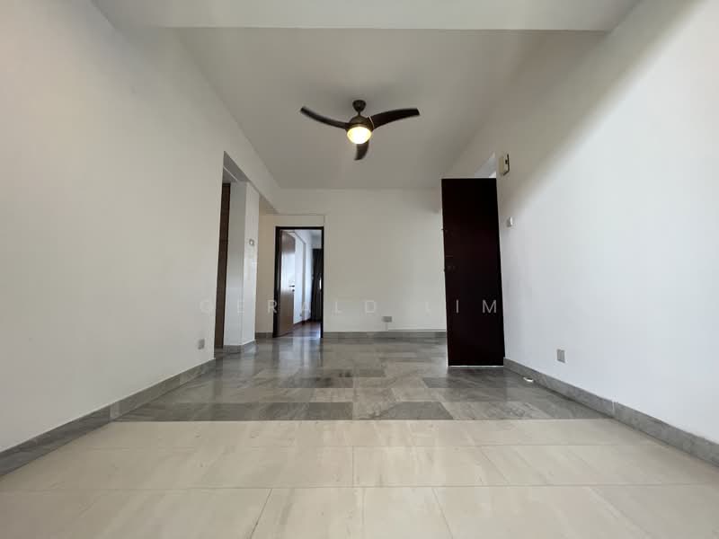 Bedok Court, 295 Bedok South Avenue 3, 3 Bedrooms, 2,200 sqft, Condominium For Rent, by Gerald Lim, 500243693 - Living Room - PropertyGuru.com.sg