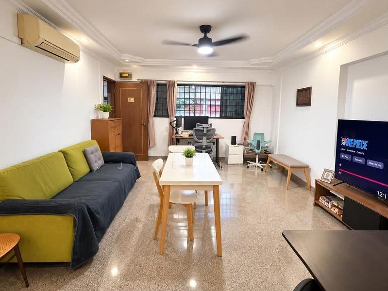 143 Potong Pasir Avenue 2, 143 Potong Pasir Avenue 2, Macpherson / Potong Pasir, 2 Bedrooms, 796 sqft, HDB Flat For Sale, by Janet Lim, 500243708 - Living Room - PropertyGuru.com.sg