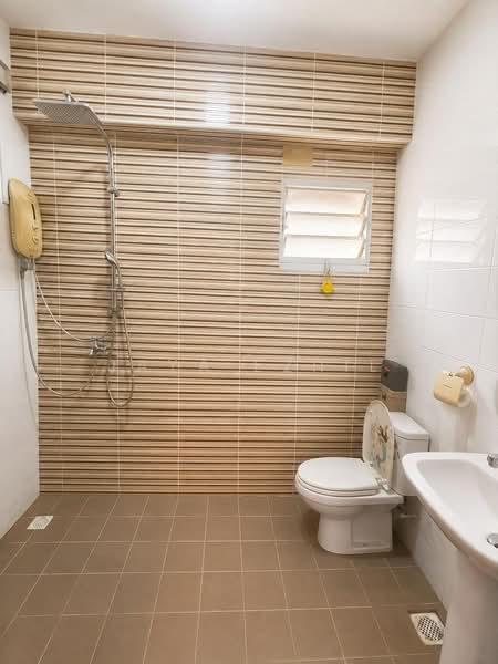 440D Bukit Batok West Avenue 8, 440D Bukit Batok West Avenue 8, Dairy Farm / Bukit Panjang / Choa Chu Kang, 3 Bedrooms, 1,206 sqft, HDB Flat For Sale, by Jaya Ezhil, 500243709 - Bathroom - PropertyGuru.com.sg