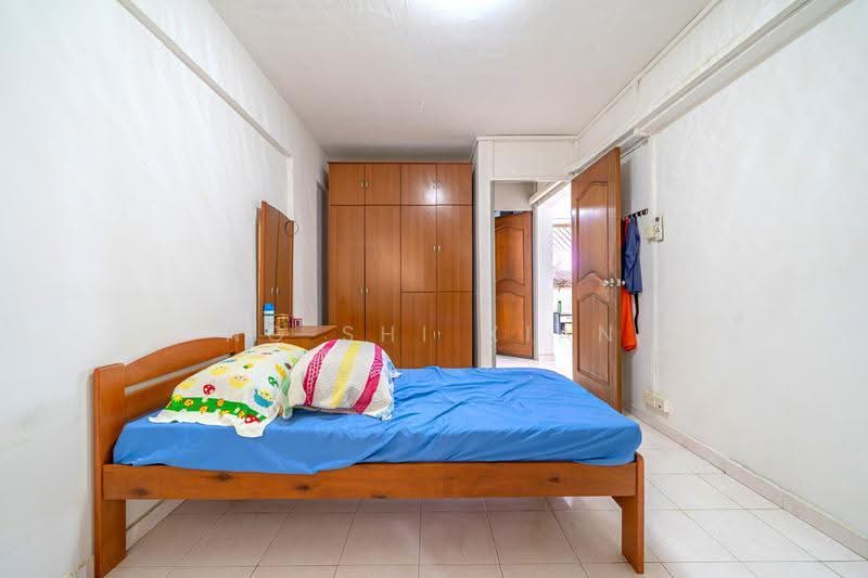 685 Hougang Street 61, 685 Hougang Street 61, 2 Bedrooms, 689 sqft, HDB Flat For Sale, by Ng Shi Xian, 500243713 - Master Bedroom - PropertyGuru.com.sg