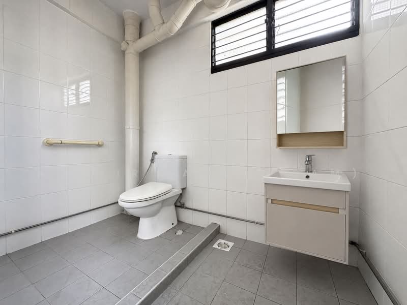 794 Yishun Ring Road, 794 Yishun Ring Road, 3 Bedrooms, 1,301 sqft, HDB Flat For Sale, by Shamir (Agent SAM), 500243715 - Bathroom - PropertyGuru.com.sg