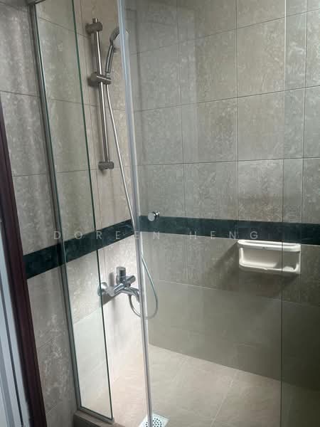 Hazel Park Condo, 15 Hazel Park Condo, Room Rental, 150 sqft, Condominium For Rent, by Doreen Heng, 500243718 - Bathroom - PropertyGuru.com.sg