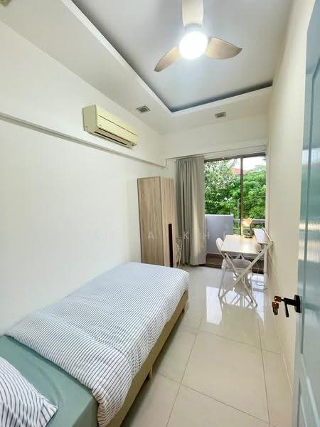 Palm Mansions, 345 Pasir Panjang Road, Buona Vista / West Coast / Clementi New Town, Room Rental, 100 sqft, Apartment For Rent, by Selina Khew, 500243721 - Bedroom - PropertyGuru.com.sg
