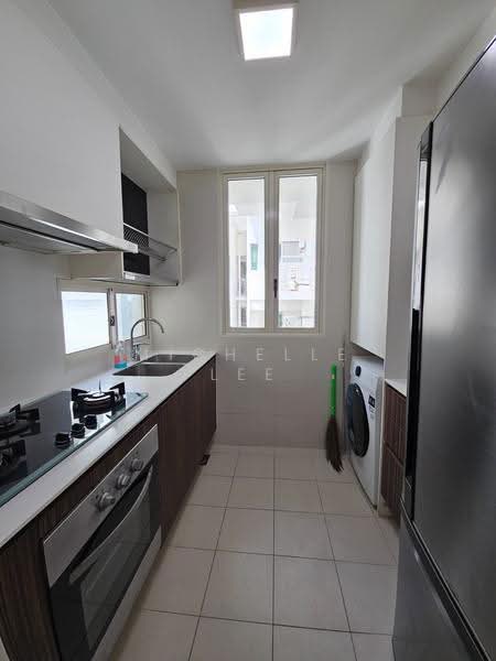 Vacanza @ East, 36 Lengkong Tujoh, 2 Bedrooms, 807 sqft, Condominium For Rent, by Michelle Lee, 500243723 - Kitchen - PropertyGuru.com.sg