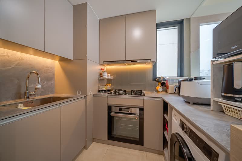 Sengkang Grand Residences, 82 Compassvale Bow, Hougang / Punggol / Sengkang, 3 Bedrooms, 936 sqft, Condominium For Sale, by Dave Tan, 500243724 - Kitchen - PropertyGuru.com.sg