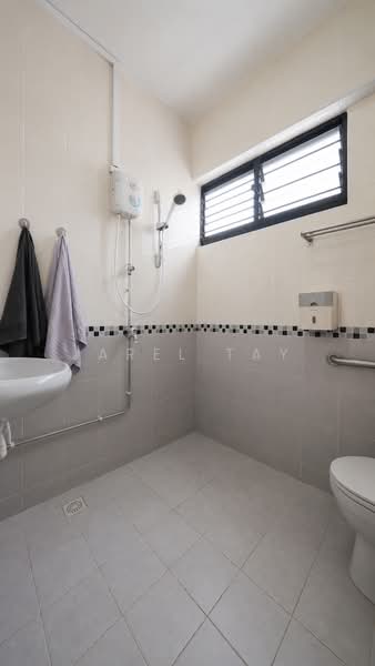 916 Tampines Street 91, 916 Tampines Street 91, 3 Bedrooms, 1,119 sqft, HDB Flat For Sale, by Jarel Tay, 500243729 - Bathroom - PropertyGuru.com.sg