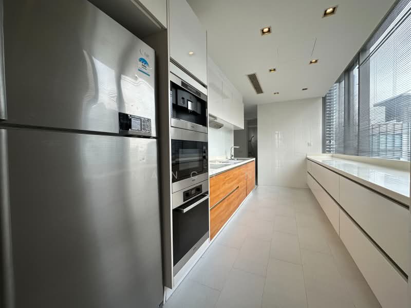 Helios Residences, 15 Cairnhill Circle, 3 Bedrooms, 1,700 sqft, Condominium For Rent, by Nancy Ni, 500243745 - Kitchen - PropertyGuru.com.sg