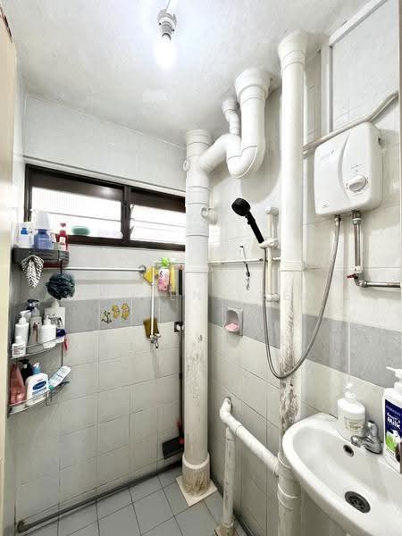 28 New Upper Changi Road, 28 New Upper Changi Road, 2 Bedrooms, 700 sqft, HDB Flat For Sale, by Serene Ee, 500243758 - PropertyGuru.com.sg