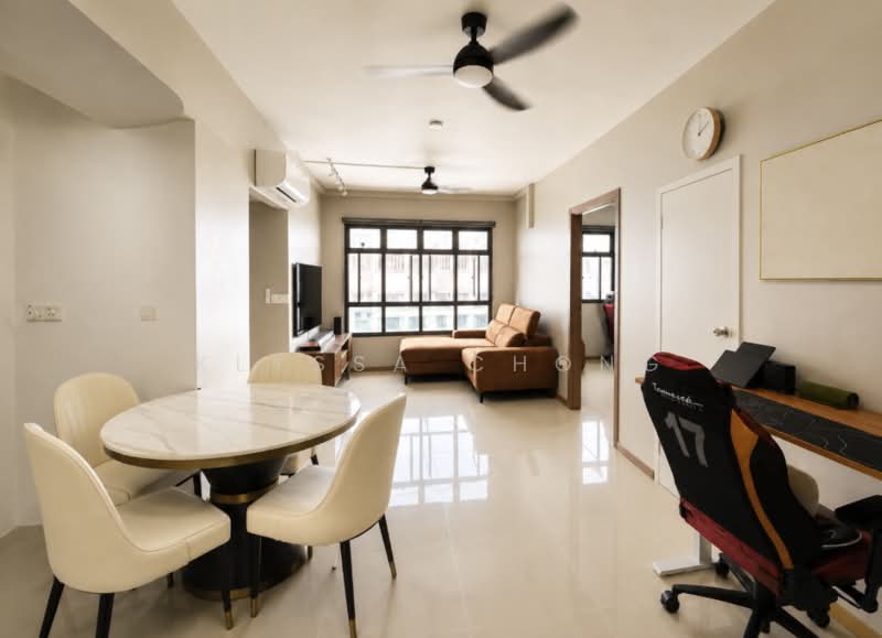420D Northshore Drive, 420D Northshore Drive, 3 Bedrooms, 1,012 sqft, HDB Flat For Sale, by Klyssa Chong, 500243767 - Living Room - PropertyGuru.com.sg