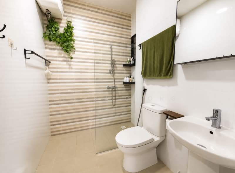 420D Northshore Drive, 420D Northshore Drive, 3 Bedrooms, 1,012 sqft, HDB Flat For Sale, by Klyssa Chong, 500243767 - Bathroom - PropertyGuru.com.sg