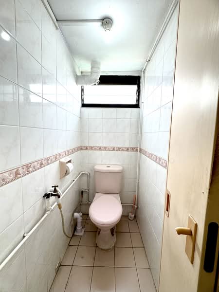 2 Ghim Moh Road, 2 Ghim Moh Road, 3 Bedrooms, 700 sqft, HDB Flat For Sale, by Jessica Soo, 500243771 - Bathroom - PropertyGuru.com.sg