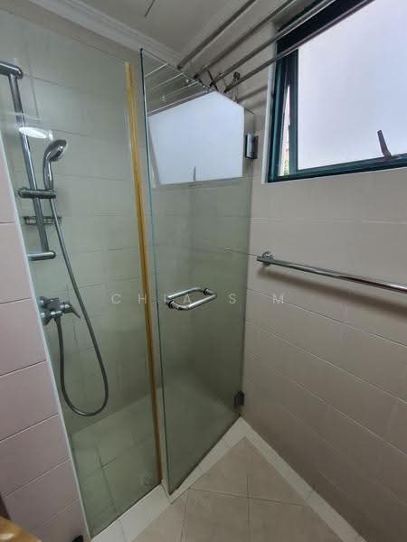 J C Draycott, 34 Draycott Drive, 2 Bedrooms, 797 sqft, Apartment For Rent, by Chia S M, 500243772 - Bathroom - PropertyGuru.com.sg