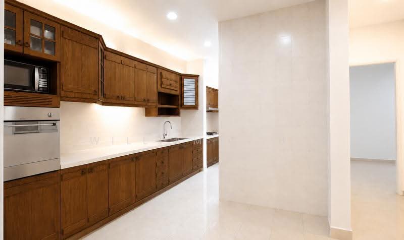 Spacious freehold renovated Terrace at Meragi Road walk to MRT, Renovated & spacious, Walk to MRT, can park 2 cars, bright & Quiet, 6 Bedrooms, 3,500 sqft, Terraced House For Sale, by William C. H., 500243773 - Kitchen - PropertyGuru.com.sg