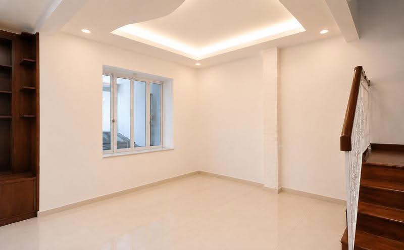 Spacious freehold renovated Terrace at Meragi Road walk to MRT, Renovated & spacious, Walk to MRT, can park 2 cars, bright & Quiet, 6 Bedrooms, 3,500 sqft, Terraced House For Sale, by William C. H., 500243773 - Interior - PropertyGuru.com.sg