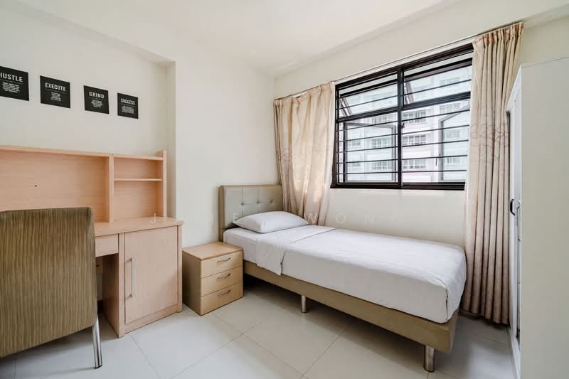 180C Boon Lay Drive, 180C Boon Lay Drive, 2 Bedrooms, 732 sqft, HDB Flat For Sale, by James Wong, 500243779 - Bedroom - PropertyGuru.com.sg