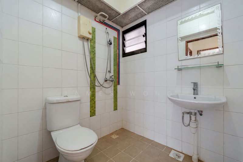 180C Boon Lay Drive, 180C Boon Lay Drive, 2 Bedrooms, 732 sqft, HDB Flat For Sale, by James Wong, 500243779 - Bathroom - PropertyGuru.com.sg
