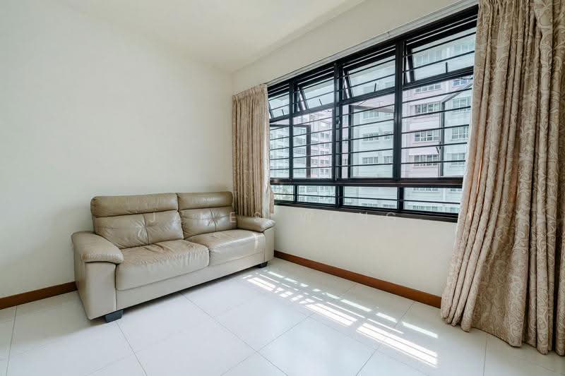 180C Boon Lay Drive, 180C Boon Lay Drive, 2 Bedrooms, 732 sqft, HDB Flat For Sale, by James Wong, 500243779 - Living Room - PropertyGuru.com.sg