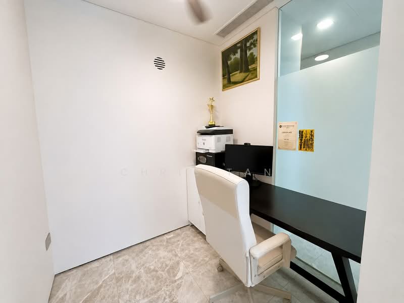 The Laurels @ Cairnhill Road, 38 Cairnhill Road, 2 Bedrooms, 1,001 sqft, Condominium For Sale, by Chris Tan, 500243780 - Study - PropertyGuru.com.sg