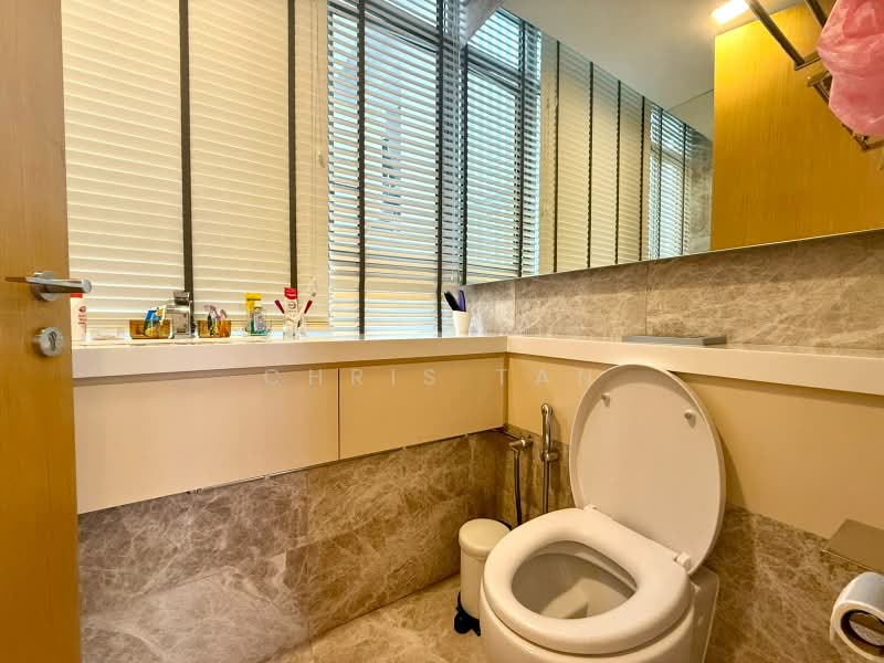 The Laurels @ Cairnhill Road, 38 Cairnhill Road, 2 Bedrooms, 1,001 sqft, Condominium For Sale, by Chris Tan, 500243780 - Bathroom - PropertyGuru.com.sg