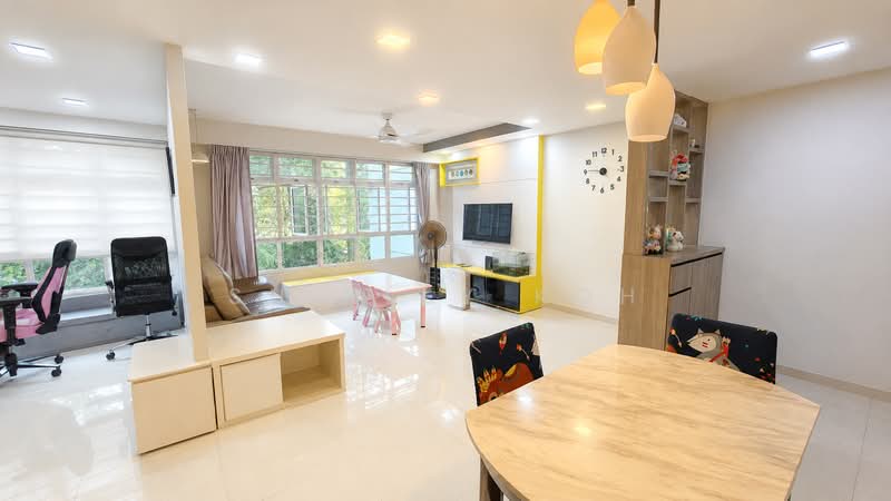315B Yishun Greenwalk, 315B Yishun Avenue 9, 4 Bedrooms, 1,205 sqft, HDB Flat For Sale, by Shirley Koh, 500243789 - Living Room - PropertyGuru.com.sg