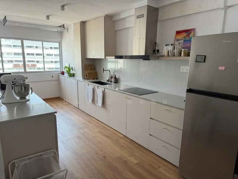 246 Tampines Street 21, 246 Tampines Street 21, Studio, 700 sqft, HDB Flat For Rent, by David Wang, 500243809 - Kitchen - PropertyGuru.com.sg