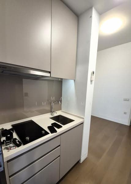 Highline Residences, 1 Kim Tian Road, 3 Bedrooms, 1,206 sqft, Condominium For Rent, by Maki Imaizumi, 500243816 - Studio Kitchenette - PropertyGuru.com.sg