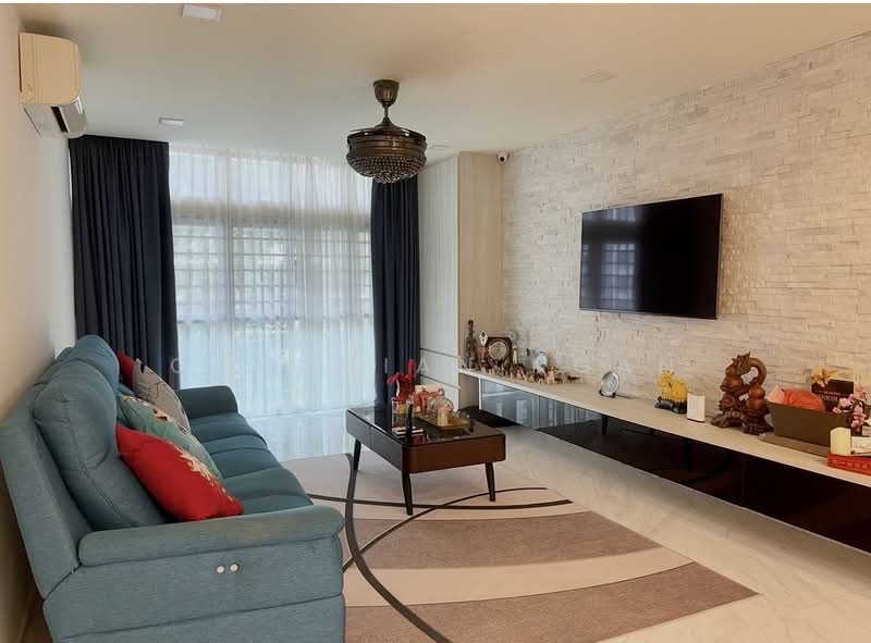 112 Edgefield Plains, 112 Edgefield Plains, 4 Bedrooms, 1,399 sqft, HDB Flat For Sale, by Charmian Ngan, 500243819 - Living Room - PropertyGuru.com.sg