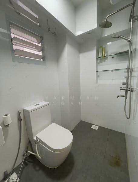 112 Edgefield Plains, 112 Edgefield Plains, 4 Bedrooms, 1,399 sqft, HDB Flat For Sale, by Charmian Ngan, 500243819 - Bathroom - PropertyGuru.com.sg